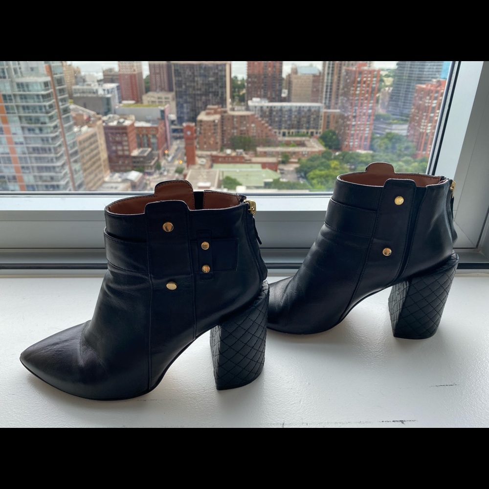 BCBGMAXAZRIA Quilted Heel Booties